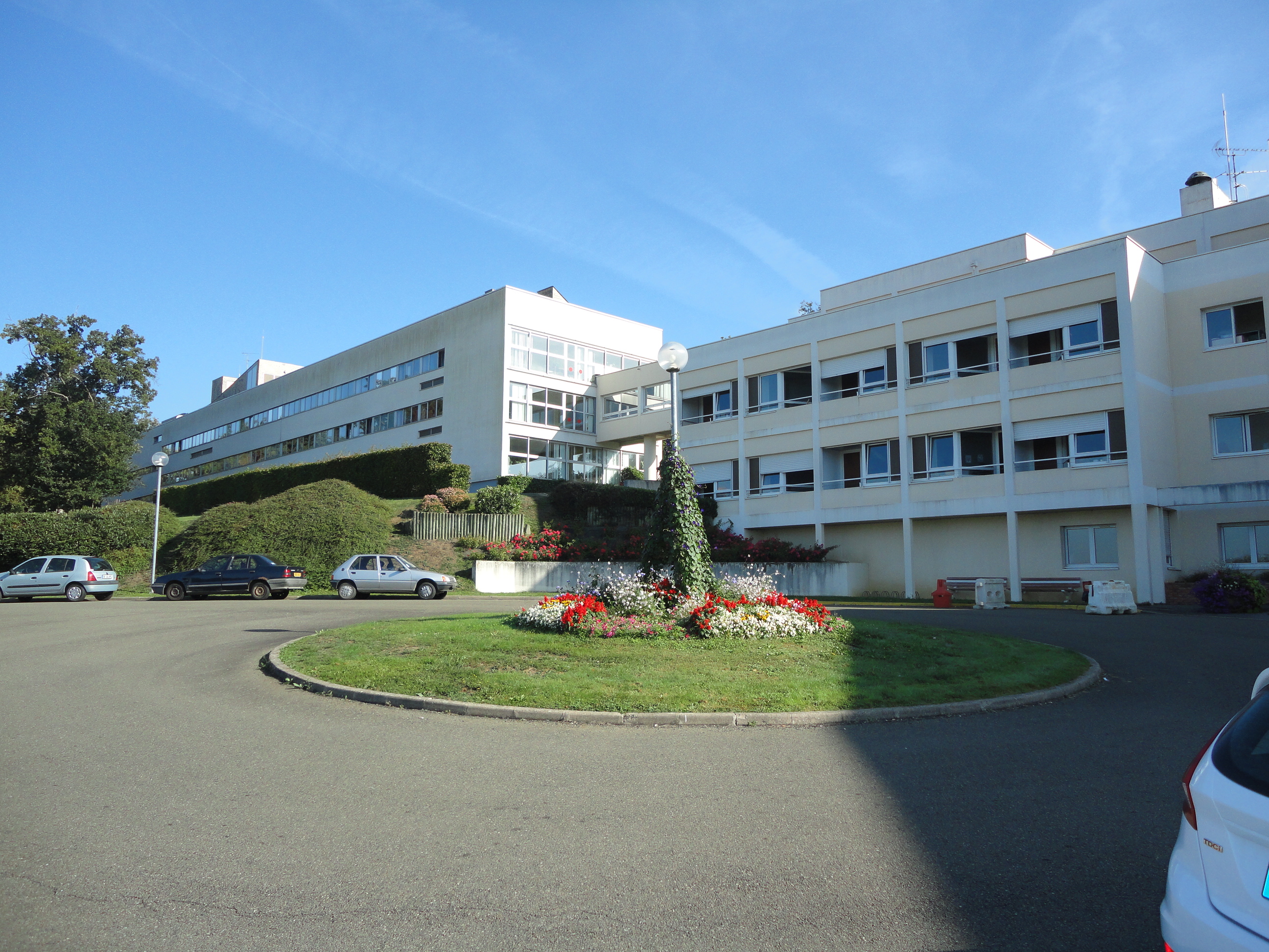 L'un des bâtiments de l'EHPAD de Sablé sur Sarthe - Pôle Santé Sarthe et Loir